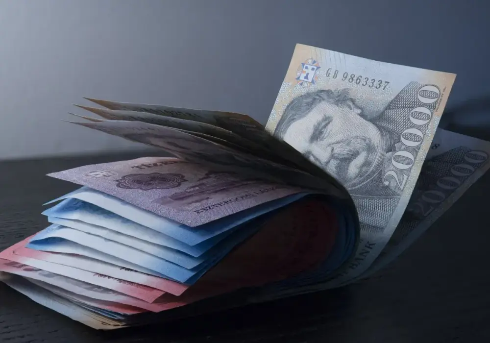 Forint na Węgrzech - Karta czy gotówka? Jak nie przepłacić?