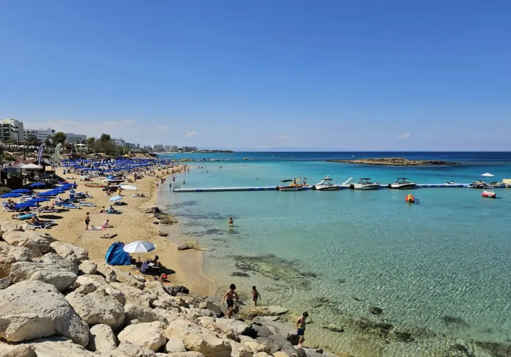 Protaras na Cyprze - plaże, zatoki i najlepszy czas na wyjazd