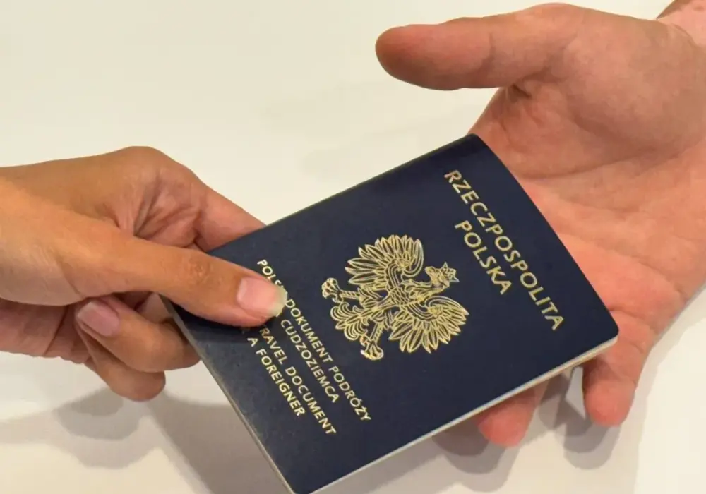 Dokumenty w podróży po Europie - Dowód czy paszport?