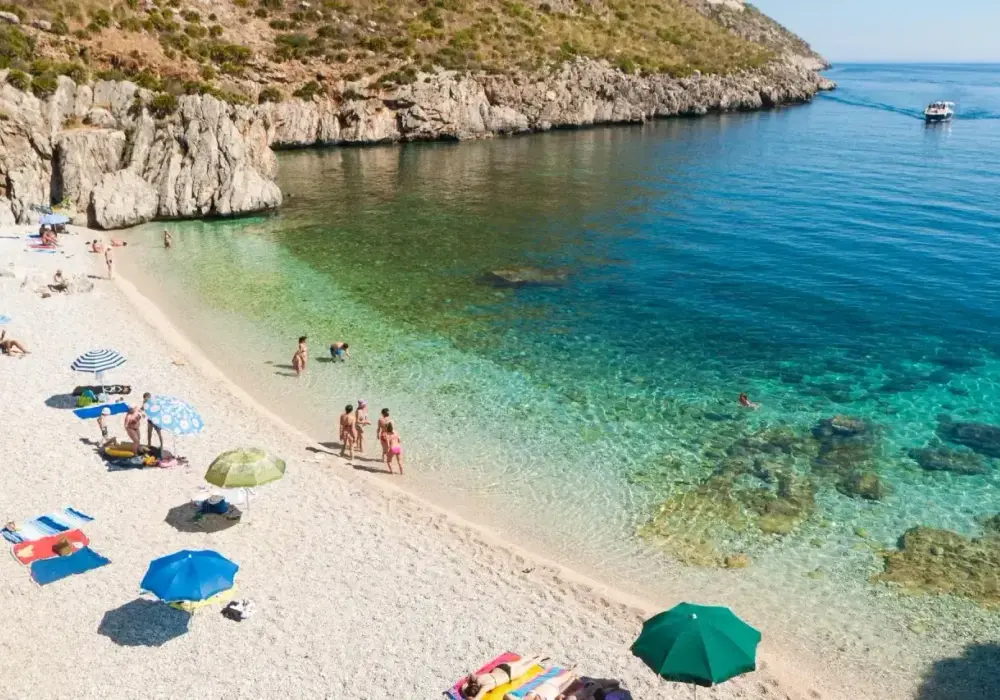 Plaże Sycylii - Jak wybrać idealne miejsce na Twój urlop?