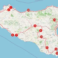 Mapa Sycylii z zaznaczonymi punktami, w tym lotniskami. Trasa okrężna obejmuje główne miasta i atrakcje wyspy.