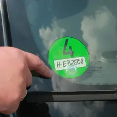 Gdzie kupić naklejkę ekologiczną w Niemczech? Sprawdź najlepsze miejsca