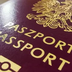 Ile naprawdę kosztuje paszport dla dorosłego? Sprawdź aktualne ceny i opłaty