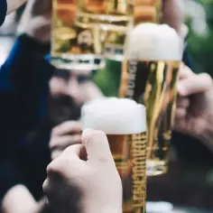 Gdzie na piwo w Berlinie: najlepsze miejsca na niezapomniane chwile