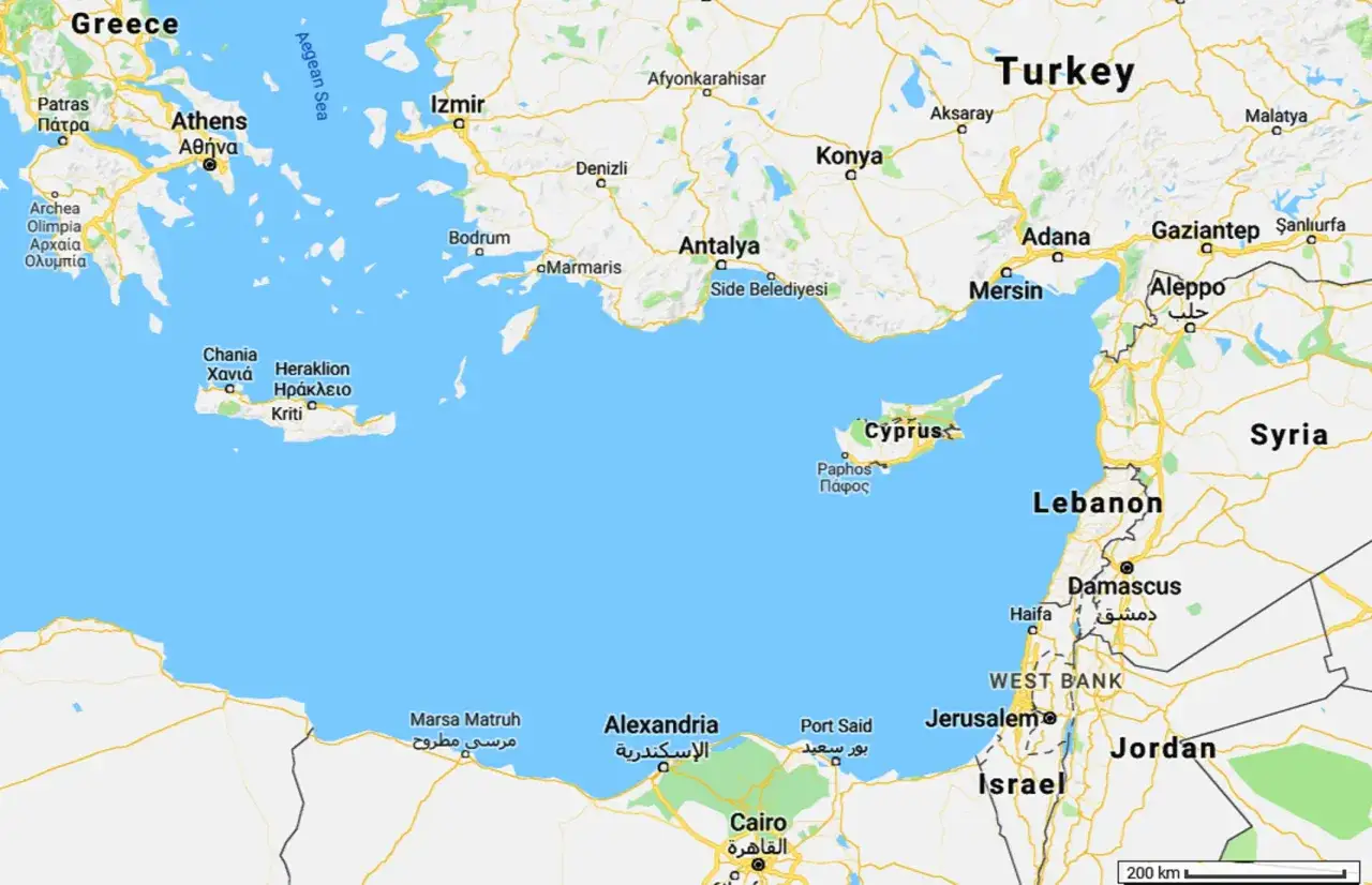 Mapa pokazuje, gdzie leży Cypr, między Grecją, Turcją i Bliskim Wschodem.