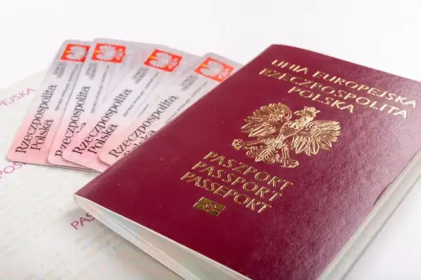 Paszport do Irlandii? Kiedy wystarczy dowód osobisty?
