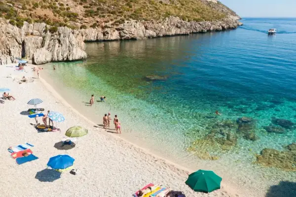 Plaże Sycylii - Jak wybrać idealne miejsce na Twój urlop?