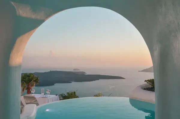 Santorini wakacje - Jak zaplanować idealny wyjazd?